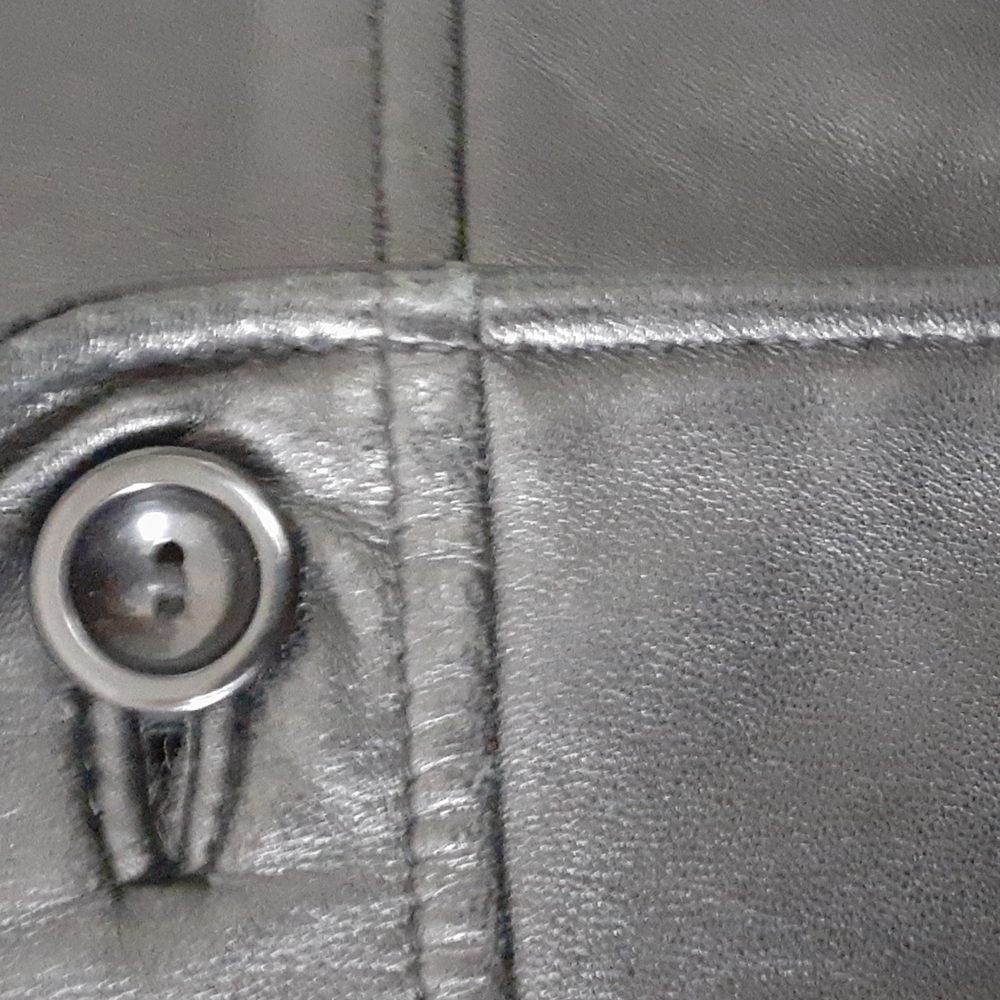 Jones New York sz medium leather jacket with pockets pit 20 inches - Picture 3 of 5